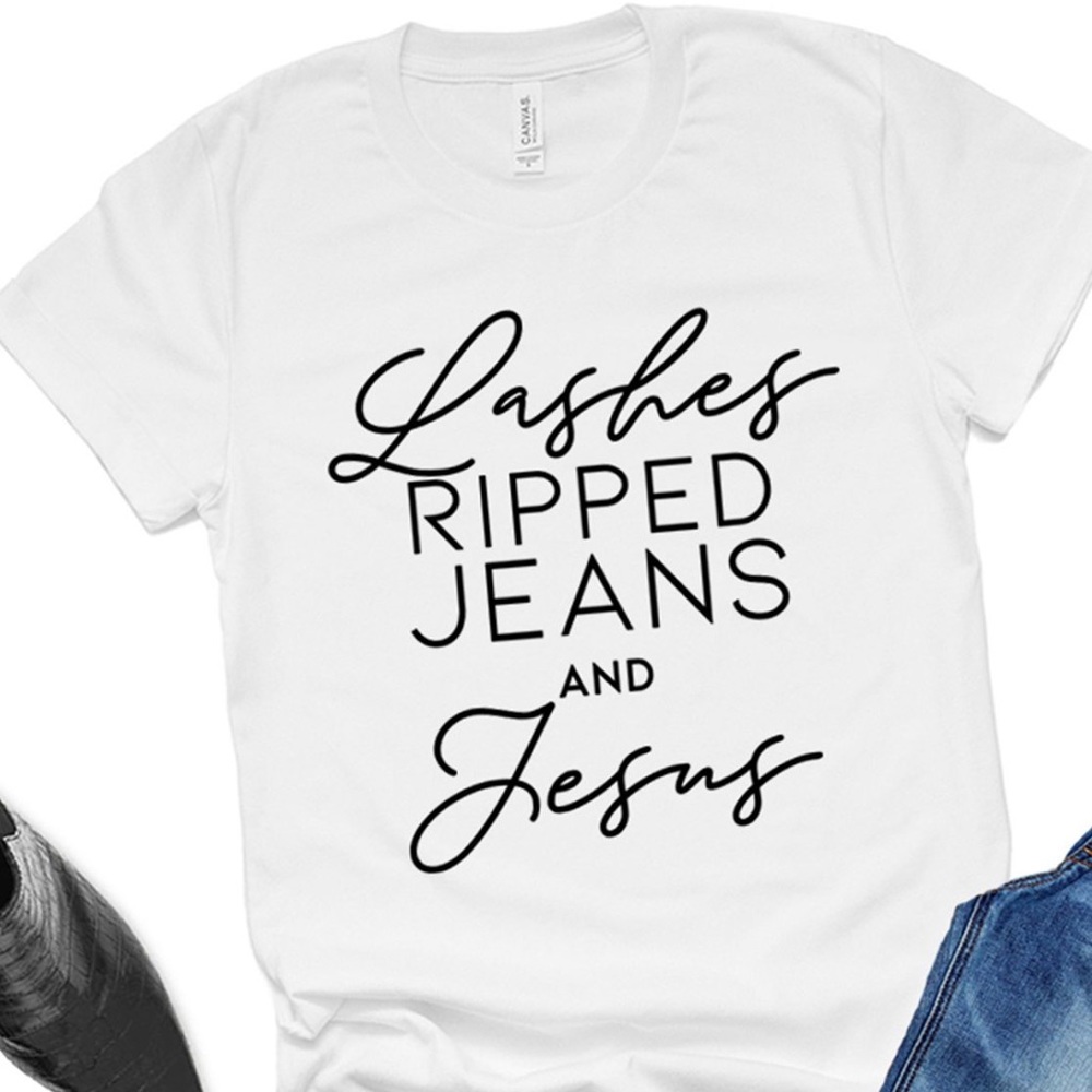 Beverly Lester ‘Lashes’ Graphic Tee